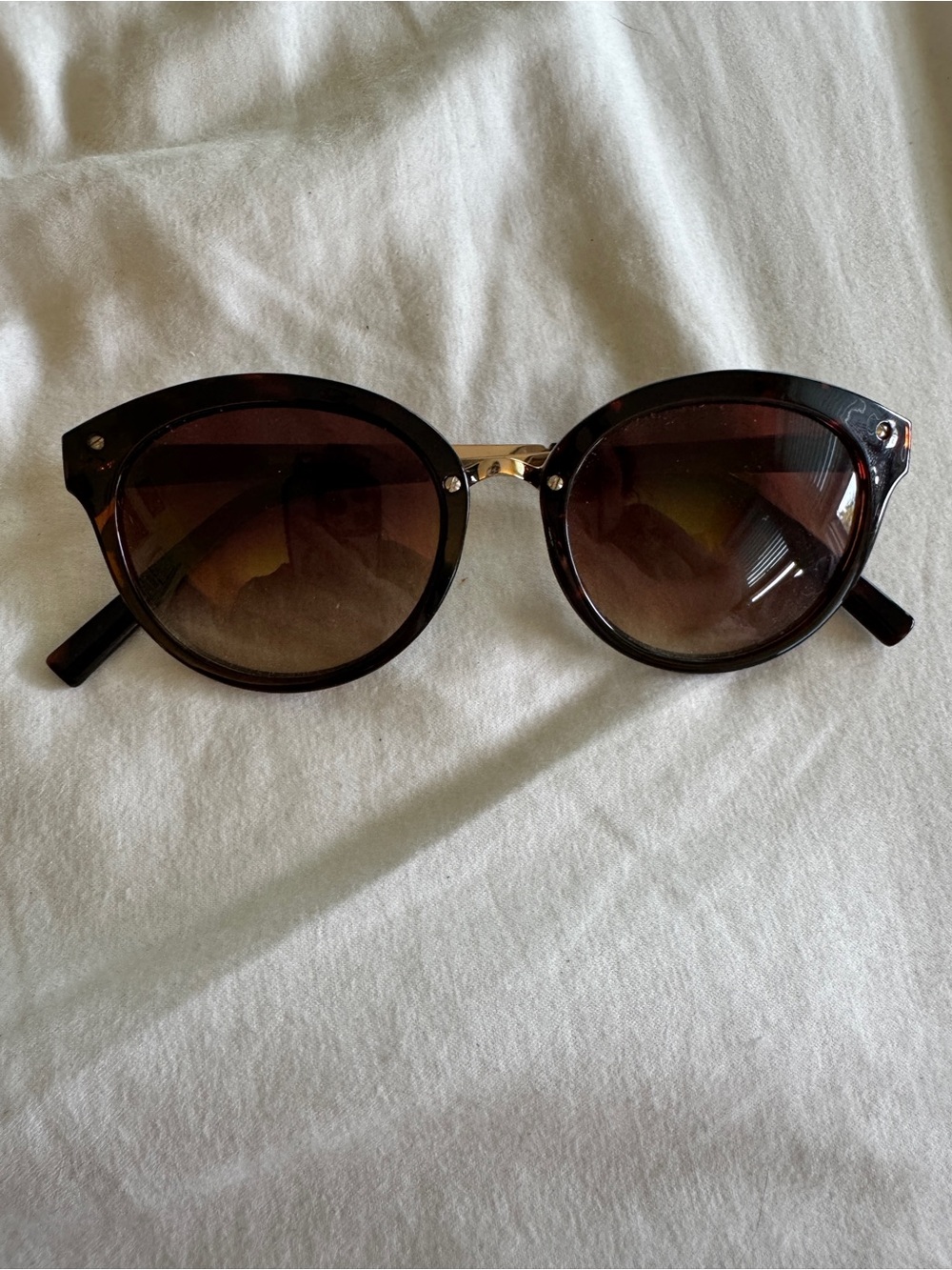 Banana Republic Tortoiseshell Round Sunglasses - Brown Lenses